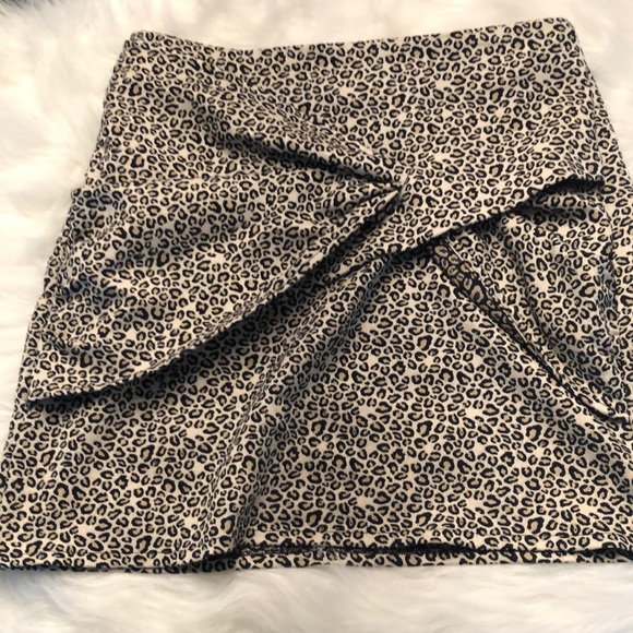 Zara Dresses & Skirts - Skirt